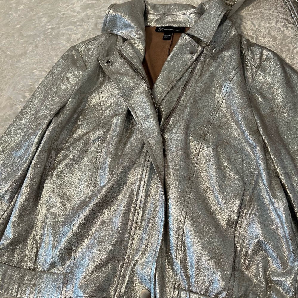 Gold jacket - Picture 3 of 10